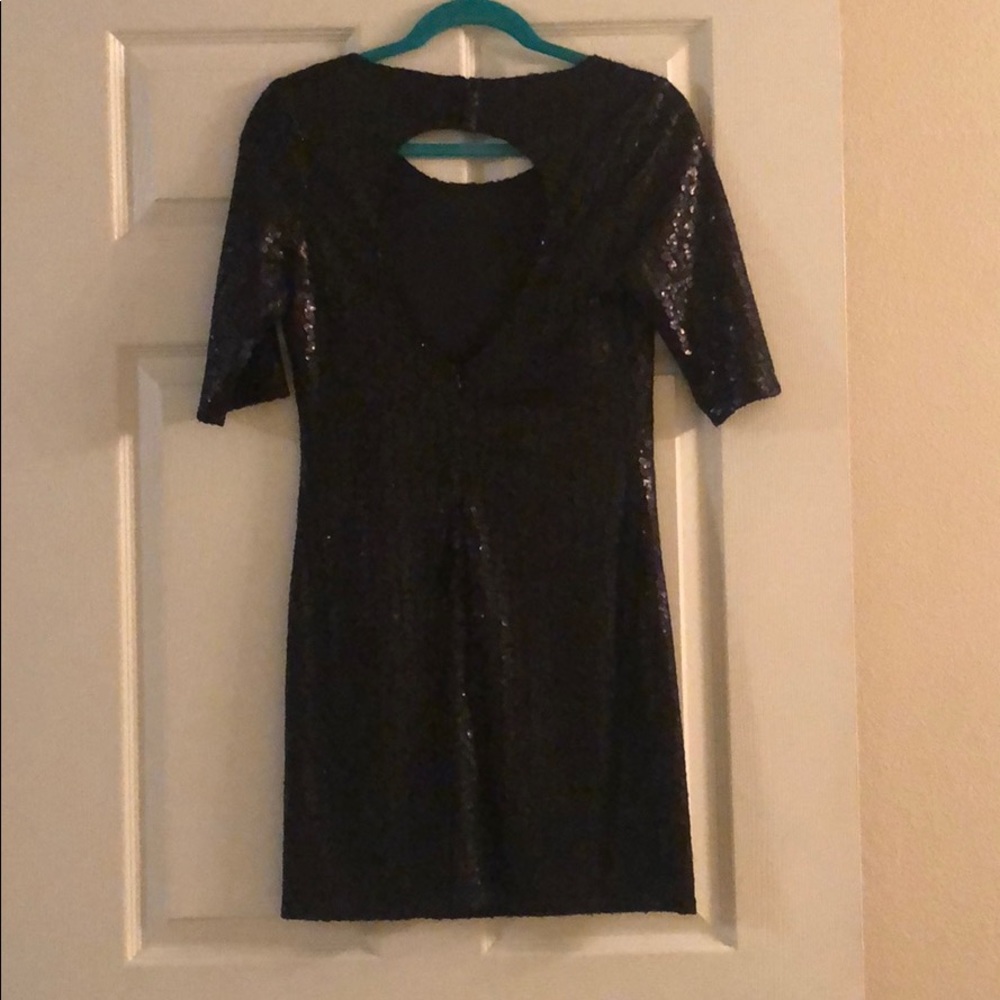 Dress - Picture 3 of 3